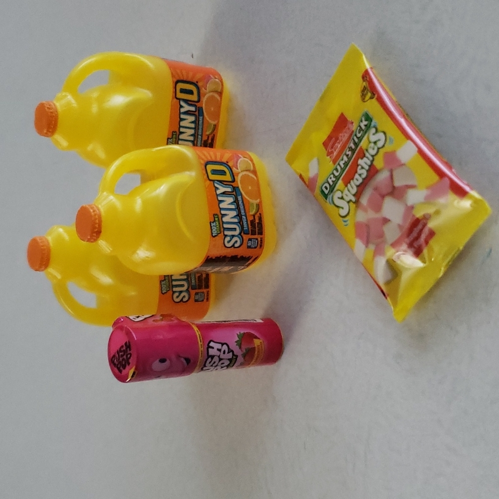 Mini brands series 4